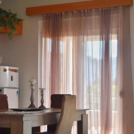 Fully Renovated Apartment-ανακαινισμένο διαμέρισμα