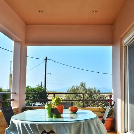 Fully Renovated Apartment-ανακαινισμένο διαμέρισμα *